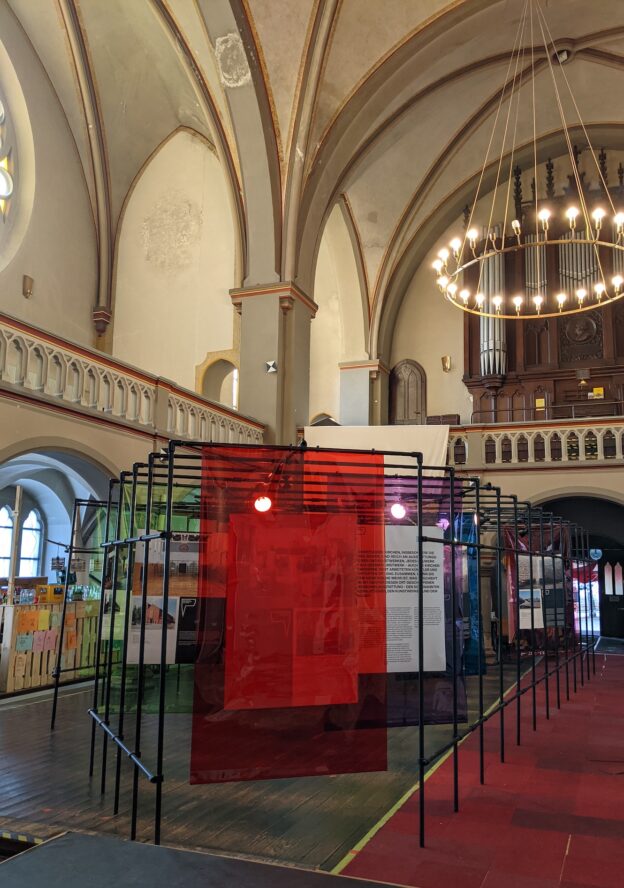 November 2021: Wanderausstellung „Fluch und Segen. Kirchengebäude im Wandel”